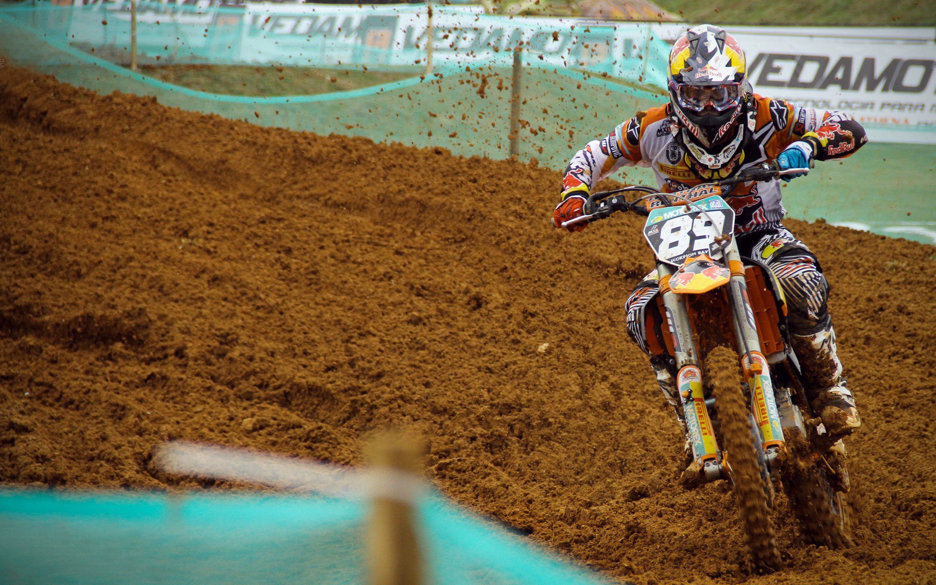 世界杯门线极限救险在欧冠复制 该门将俨然“生死线守护者”